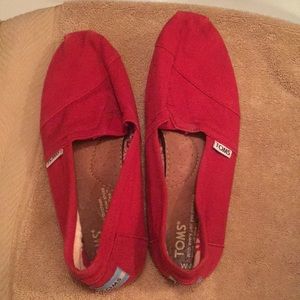 Toms red ❤️